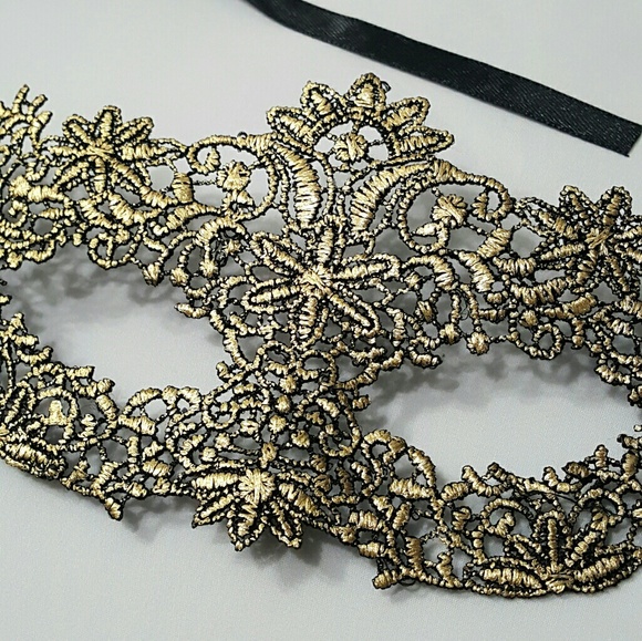 ⤵⤵#7 Masquerade Party Gold Venetian Lace Mask - Picture 2 of 3